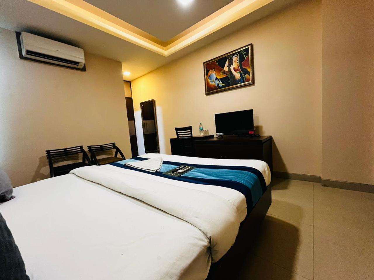 Hotel Mvr Stay By Admire Inn Noida Exterior photo